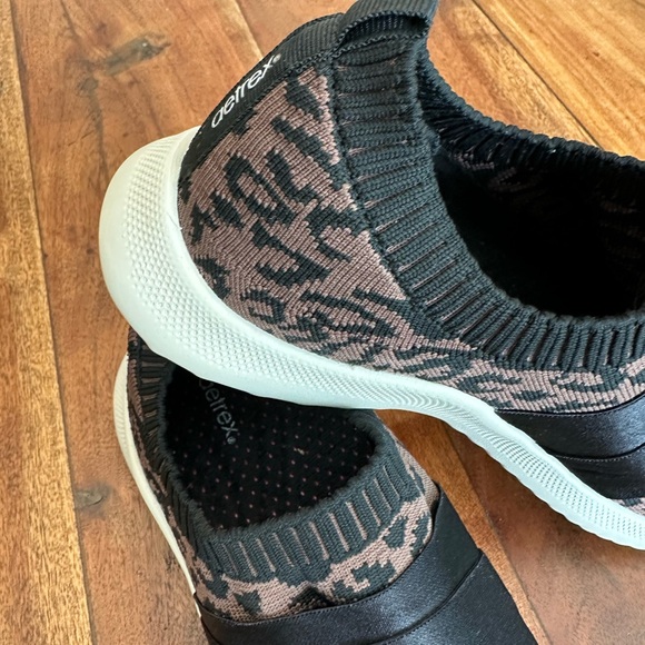 ☀️ AETREX Allie Leopard Arch Support Sneaker - Picture 3 of 13